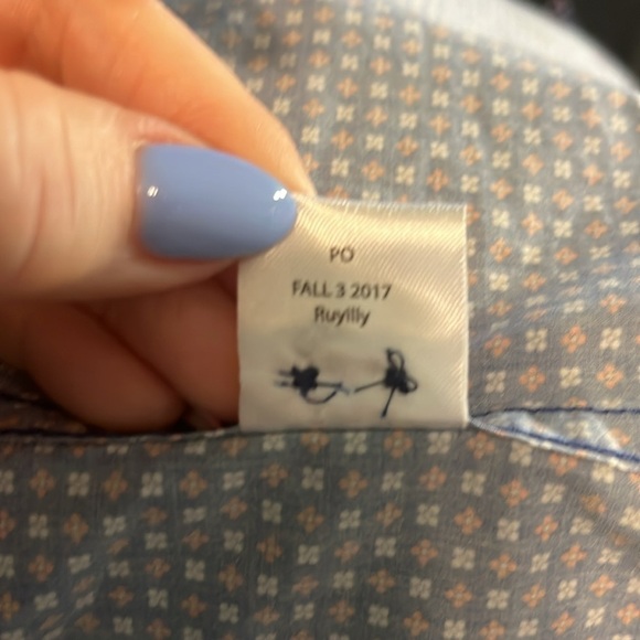 UNTUCKit Casual Button Down Shirt Long Sleeves Size Large Navy Blue & Red Print - Picture 7 of 8